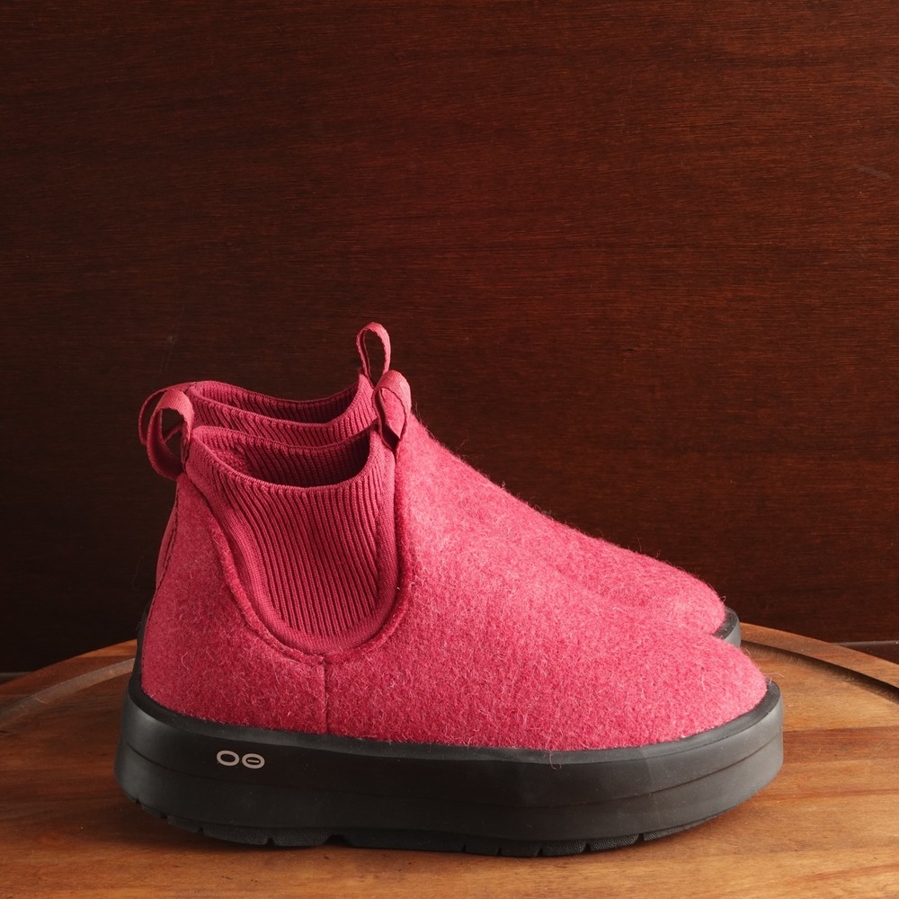 OOFOS Boot WMS SZ 7 Pink Red OOmega Londoner Wool Blend Comfort Recovery Chelsea